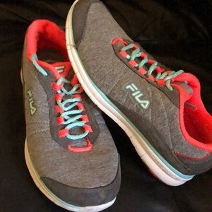 Fila twist flex size 7”